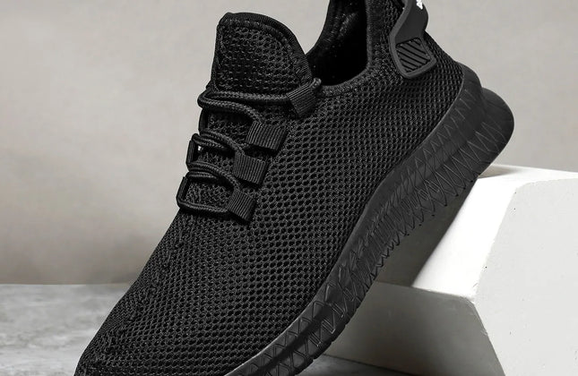 Men Shoes Breathable Mesh Running Shoes Slip on Walking Sneakers for Men