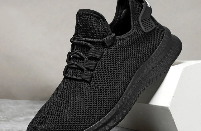 Men Shoes Breathable Mesh Running Shoes Slip on Walking Sneakers for Men