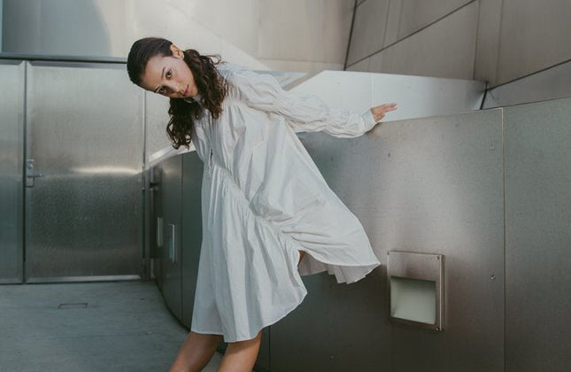 Women's Long Sleeve Pleated Shirt Dress — White | Hotaru